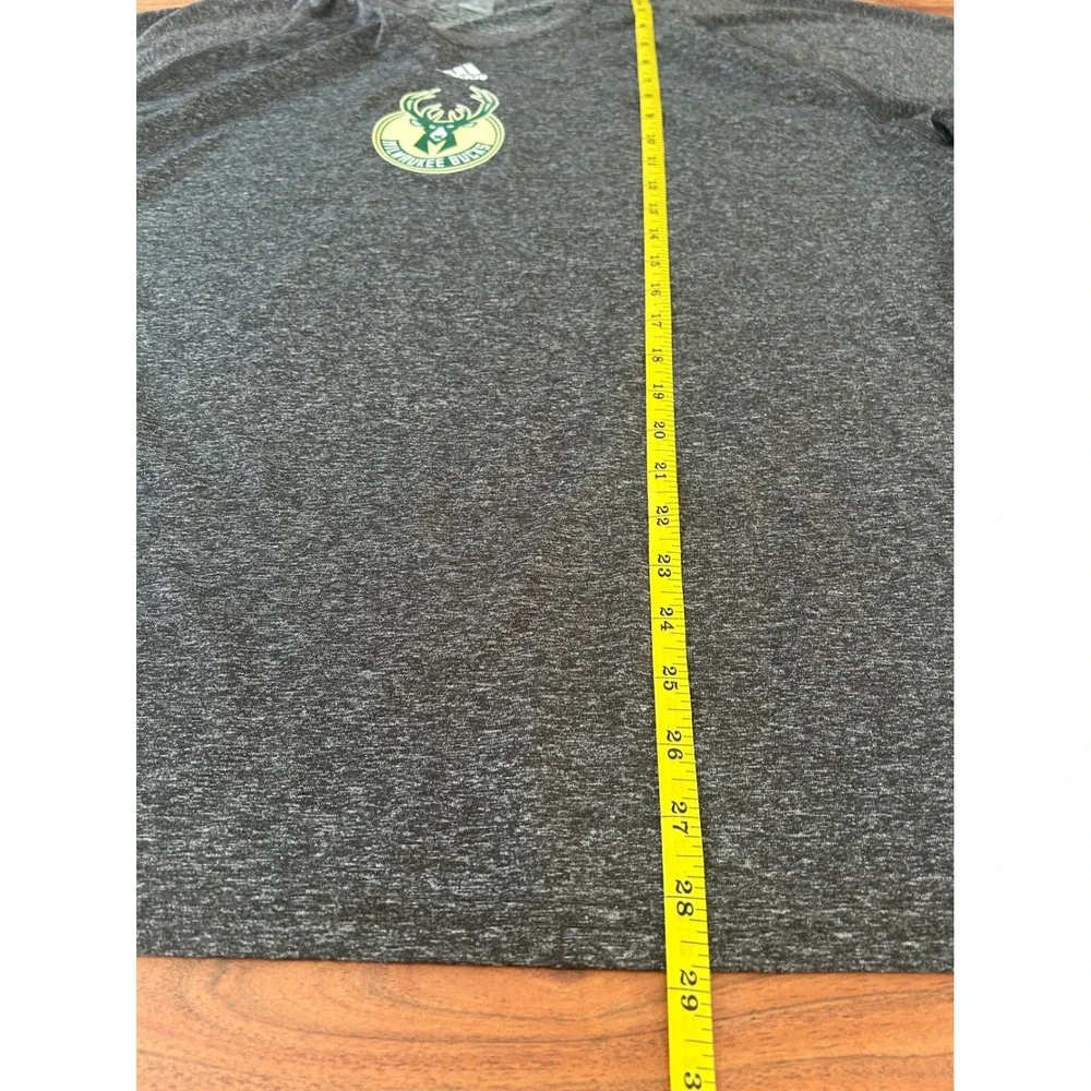 Adidas Milwaukee Bucks NBA Ultimate Mens 2XL Gray Long Sleeve Climalite Shirt